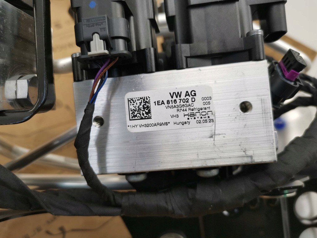 фото №9, Модуль клапанів з осушувач vw id.3 id.4 id.5 born enyaq 1ea816582 новий org