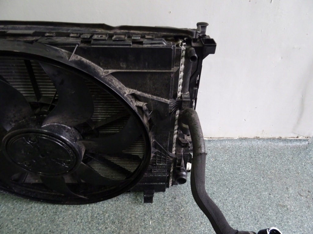 Купити Mercedes glc 253 x253 c253 рестайлінг  ремінь передній радіатор комплект