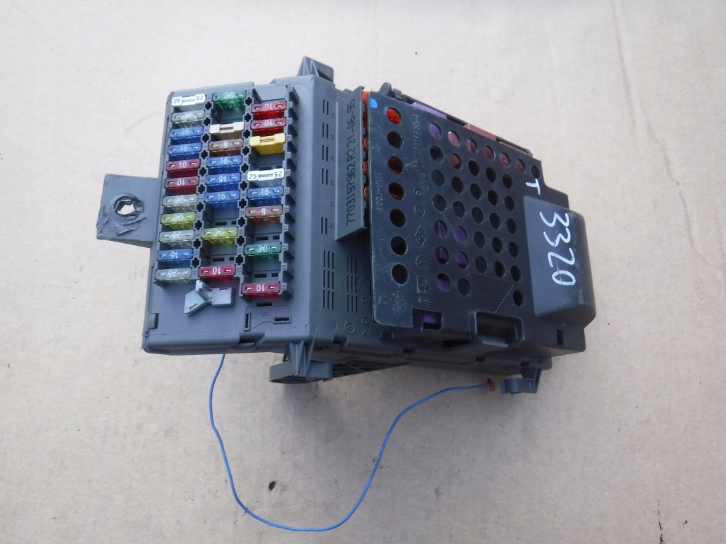 фото №1, Коробка запобіжників renault laguna i 7703197962