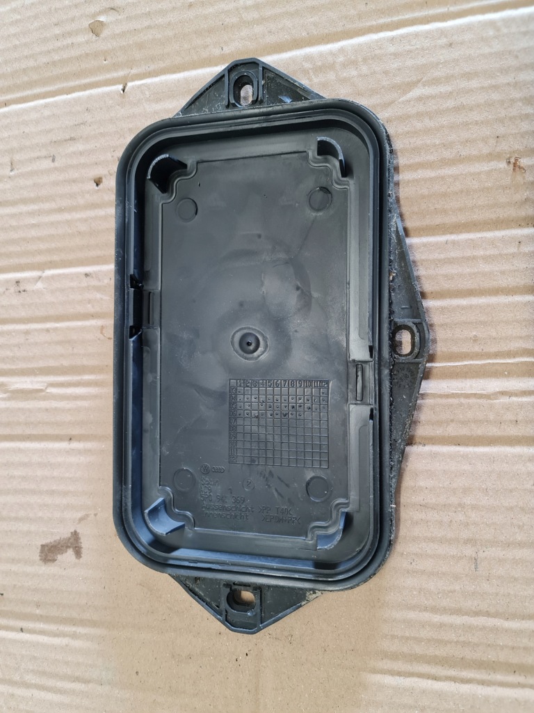 Заглушка жабо vw passat b6 5p0941369 в Україні