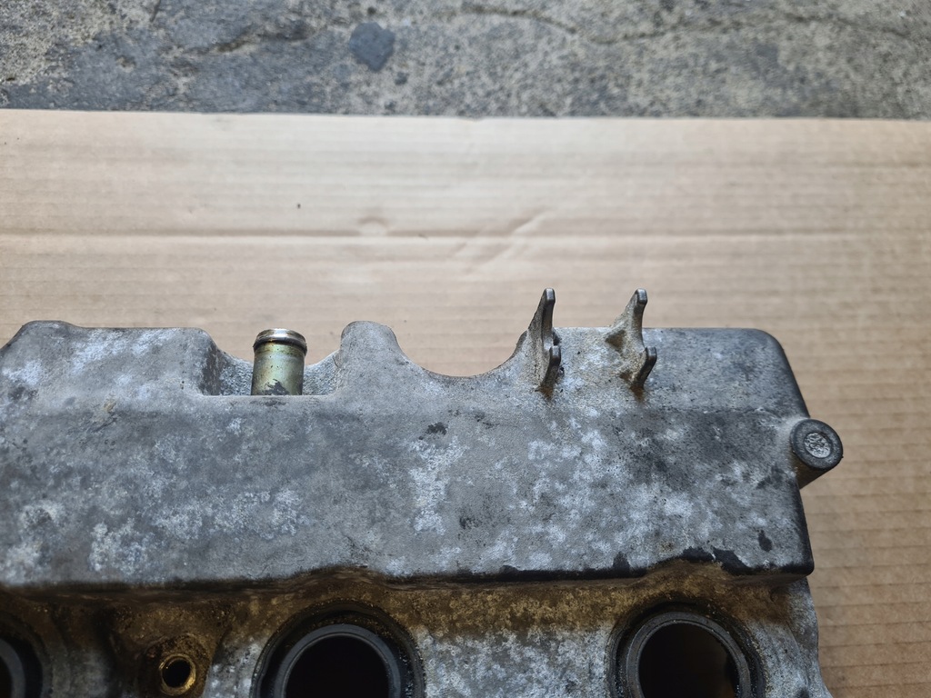 фото №8, Крышка клапанов с пробка 2.0 citd 143 km rf7j mazda 6 mazda 3 5 6 mpv ii
