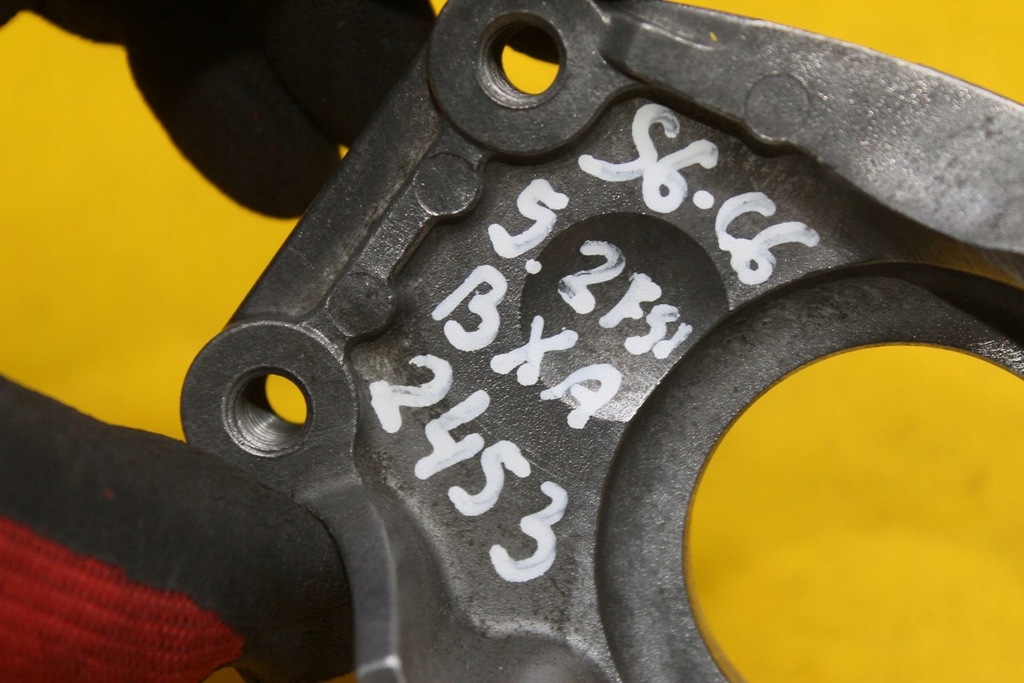 фото №8, Кронштейн насоса усилителя s6 c6 5.2 fsi bxa