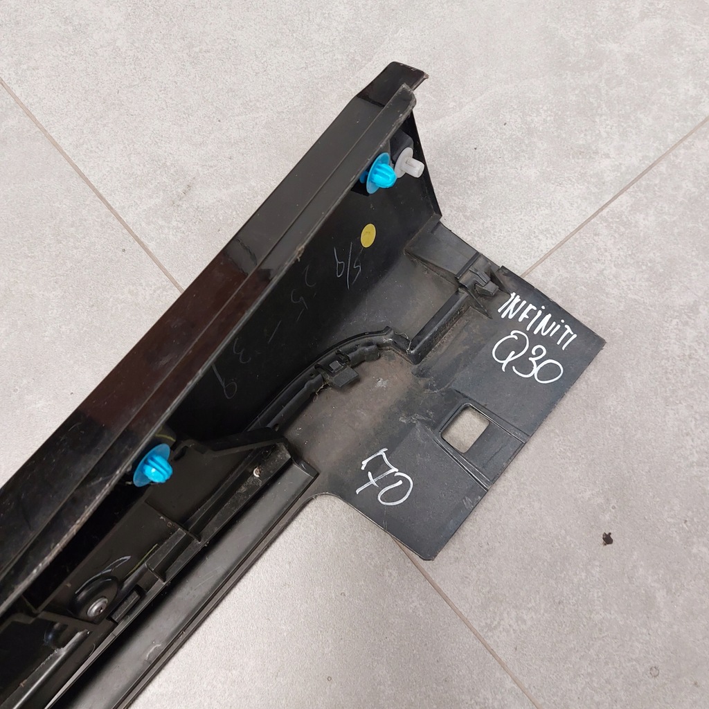 фото №15, Infiniti q30 молдинг порог порог правая 768505da1a