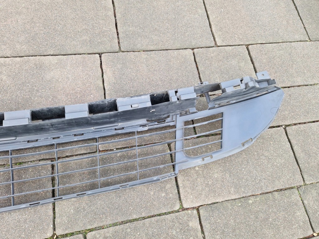 Scenic 3 короткий решётка нижняя бампера передний 622545401r 09-2011 Оригинал