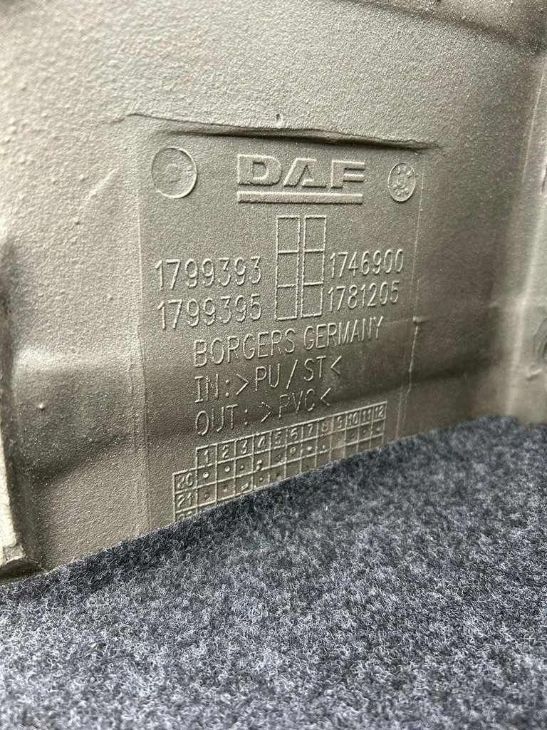 фото №9, Панель приладів верхній бардачки daf 106 lift 480 space cab