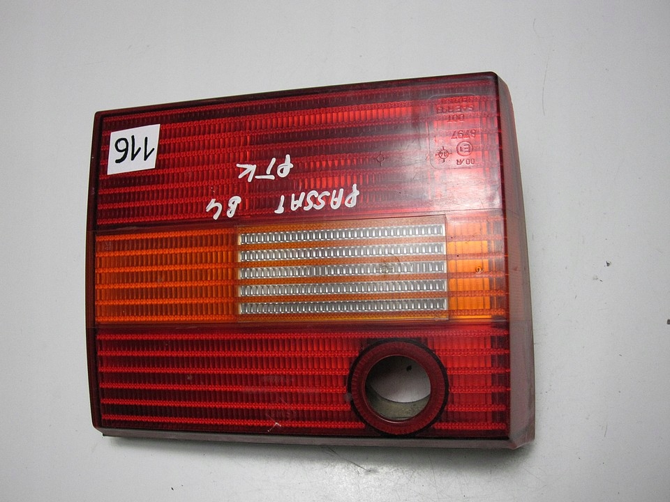 фото №1, Лампа задняя правая крышка багажника vw passat b4 116