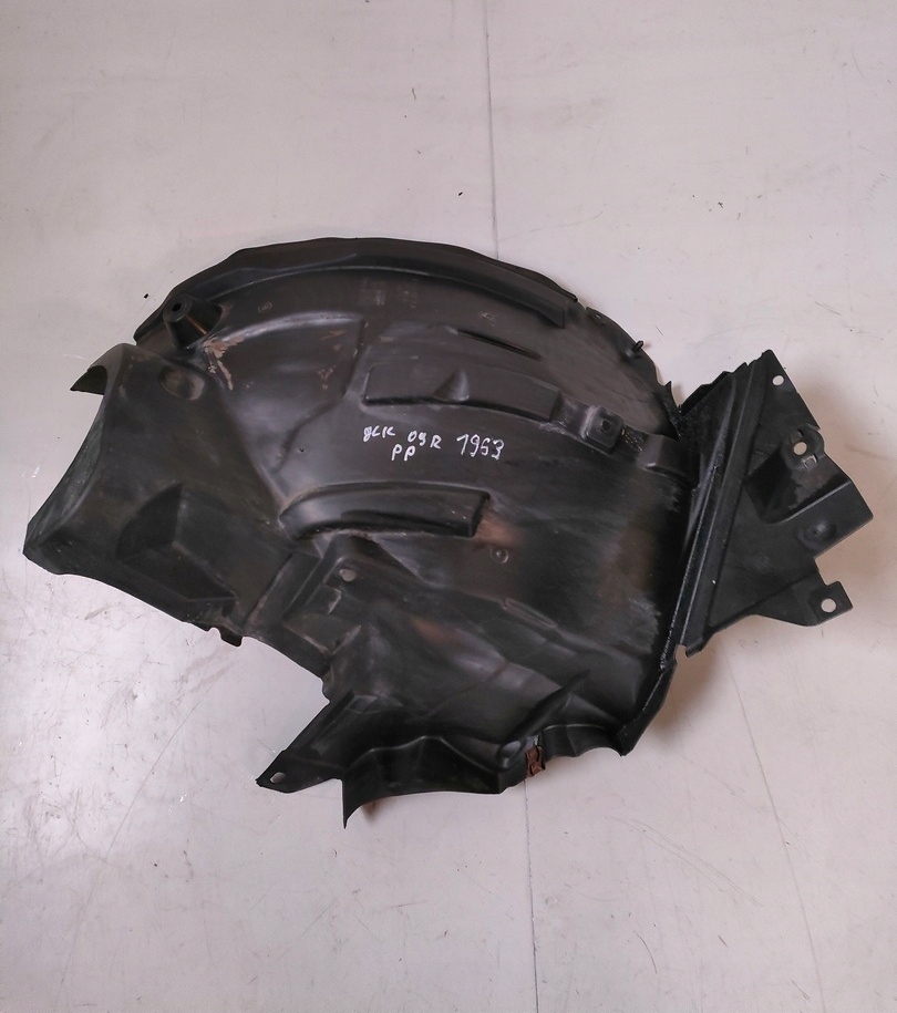 фото №1, Mercedes glk подкрылок правый перед