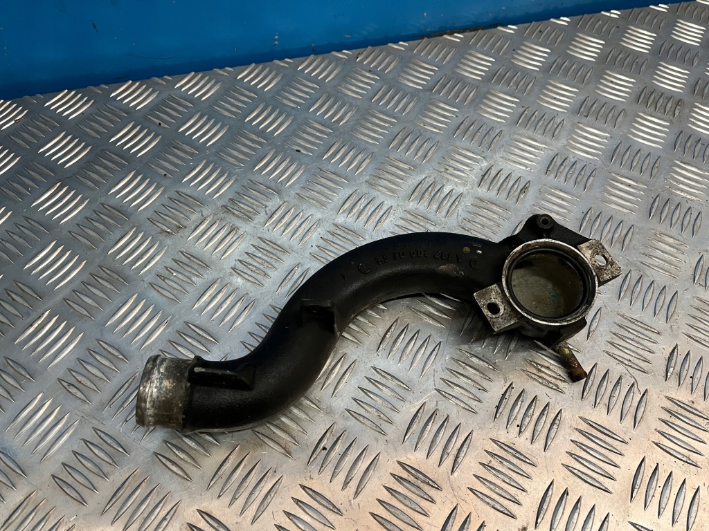 Купити Mercedes w220 6,0 v12 труба шланг термостата m137