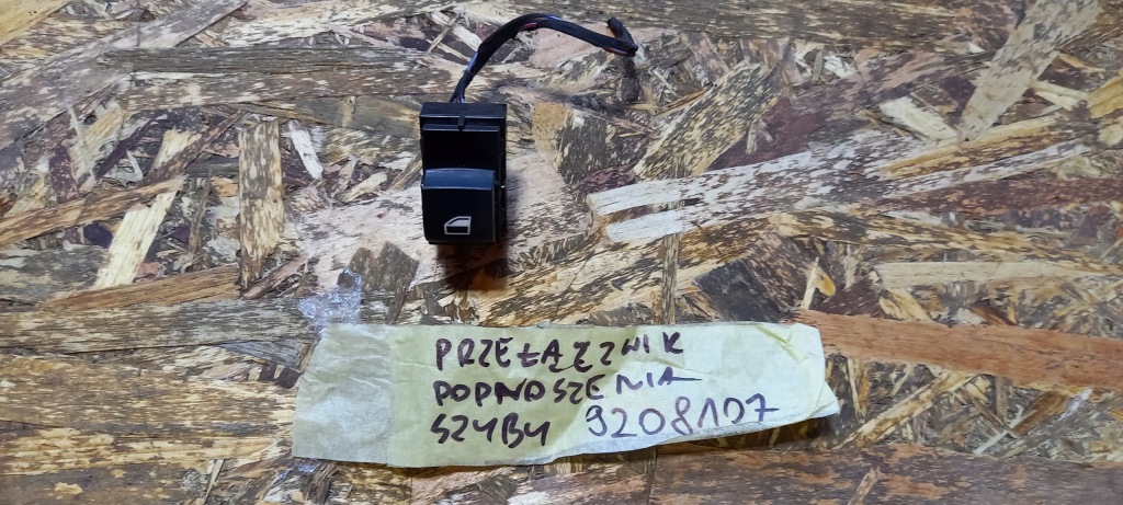 фото №1, Bmw 2 f46 2.0d перемикач скло 9208107