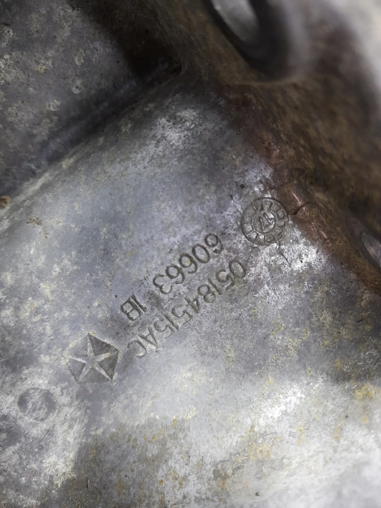 фото №14, Dodge challenger 05184515ac з передній картера масляні