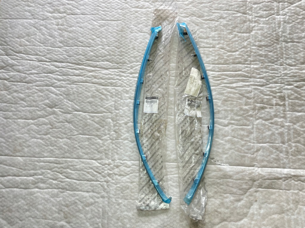 фото №1, Nowa оригинальная молдинг хром бампера lancia musa ii правая перед