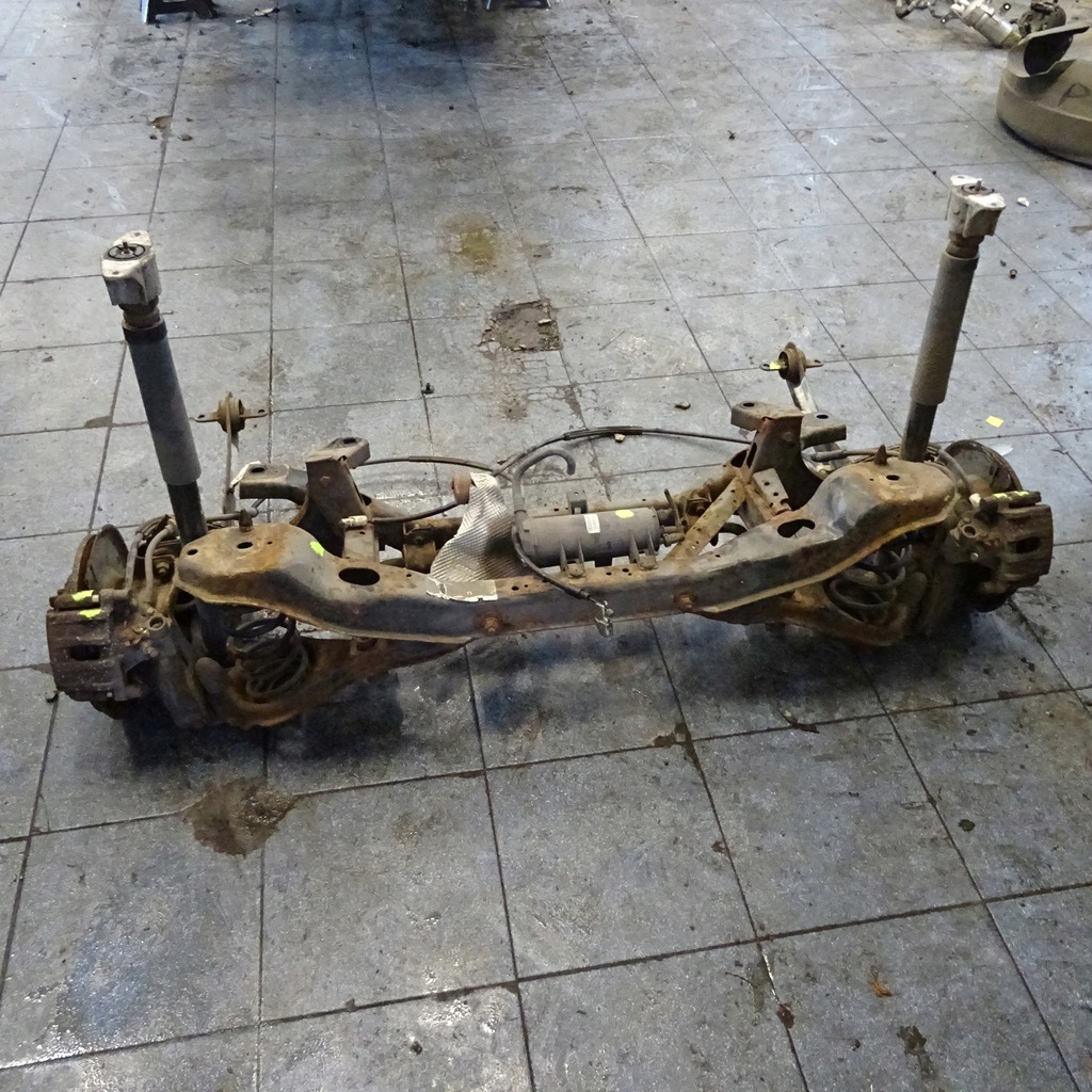 фото №4, Volvo c30 oś задняя балка