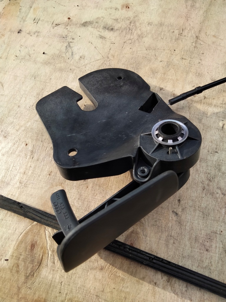 фото №5, Ручка трос відкривання капот audi a8 d4 4h1823633