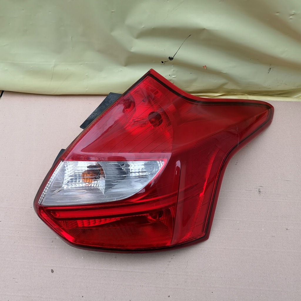 фото №1, Ford focus mk3 11- лампа задняя правая хэтчбек 5 дверь europa