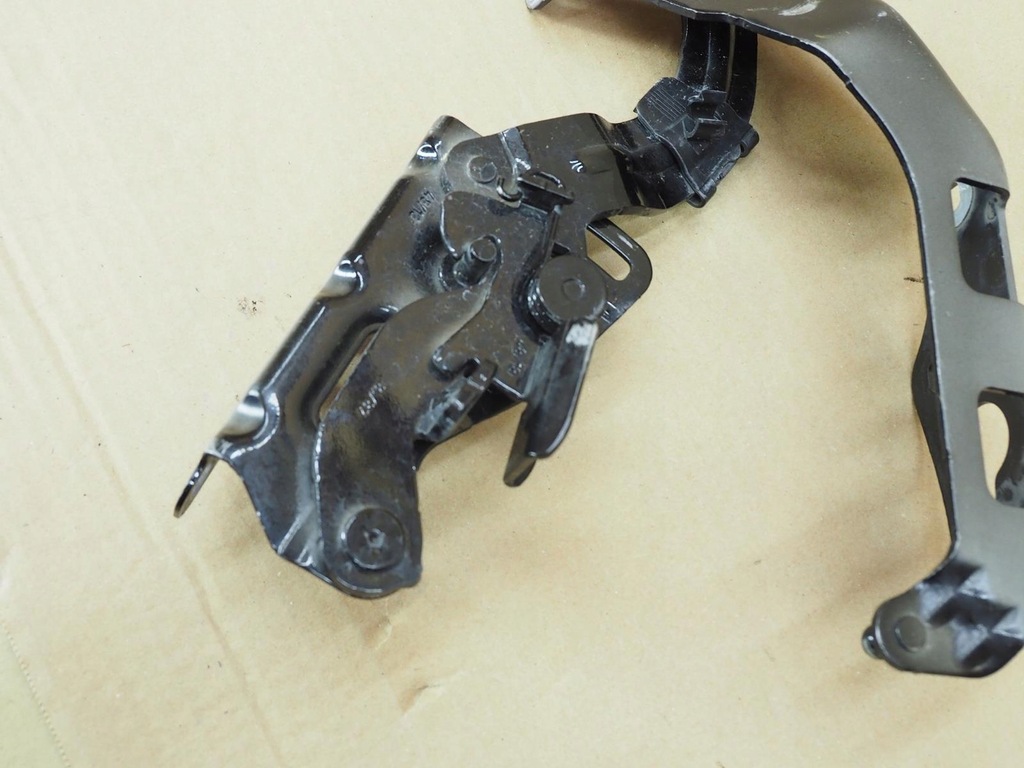 фото №13, Mercedes w205 петля капот левый повреждённый