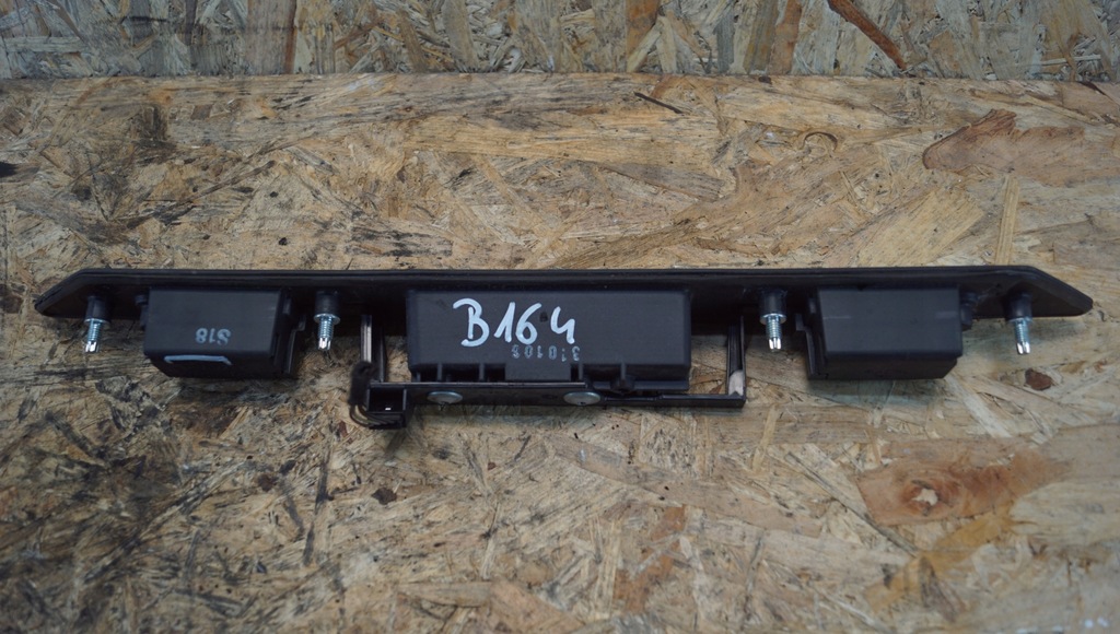 фото №7, Накладка микровыключатель крышки задняя audi a3 8p 8p4827574