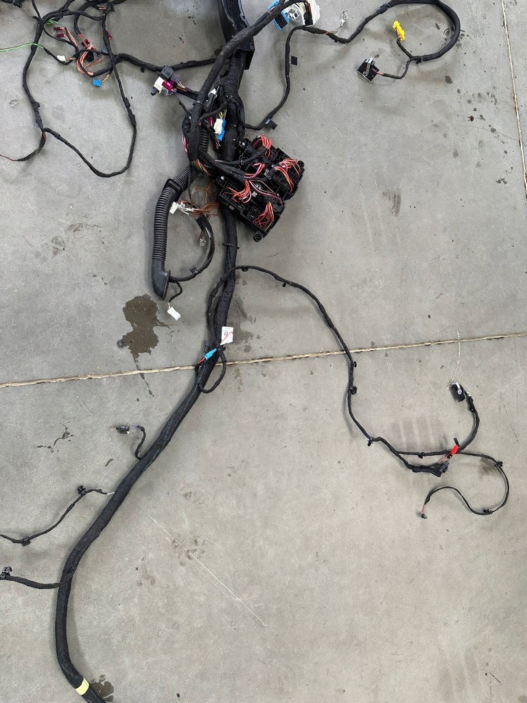 Електропроводка автомобіля, джгут автомобіля mercedes eqa w243, h243 eqa300 4matic Оригінал