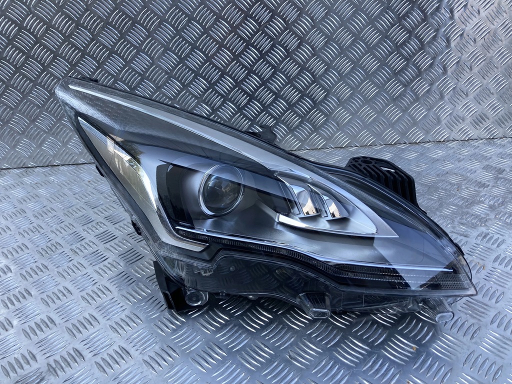 фото №1, Лампа правая ксенон 3008 5008 lift uk