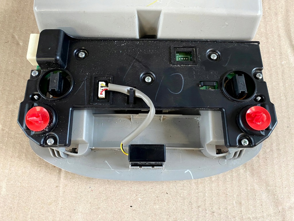 фото №9, Лампа освещение потолочный потолок кабины hilux viii 8 15-