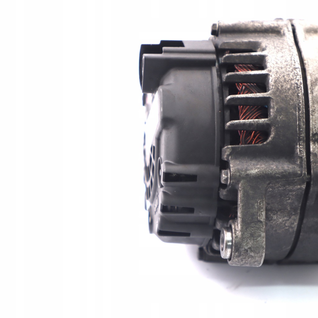 Mercedes w205 дизель m626 генератор 14v/200a valeo a0009063701 Оригінал