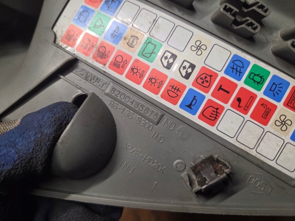 фото №6, Opel vivaro a кронштейн na кружка левый 93856460 8200485615