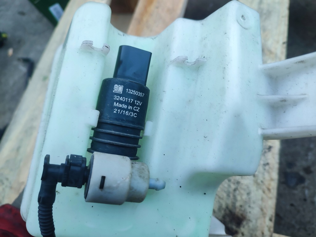 фото №7, Бачок помпа омывателя opel corsa e 2014- 13432704 13432705