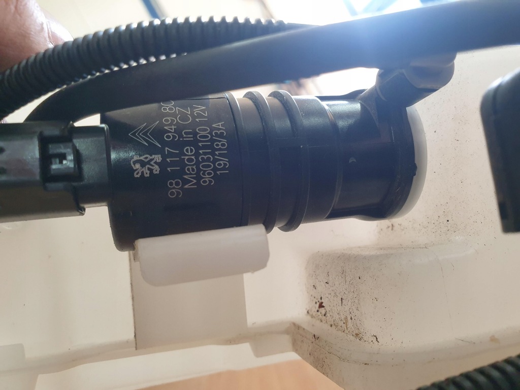 фото №5, Citroen ds7 бачок омивача 9830836980