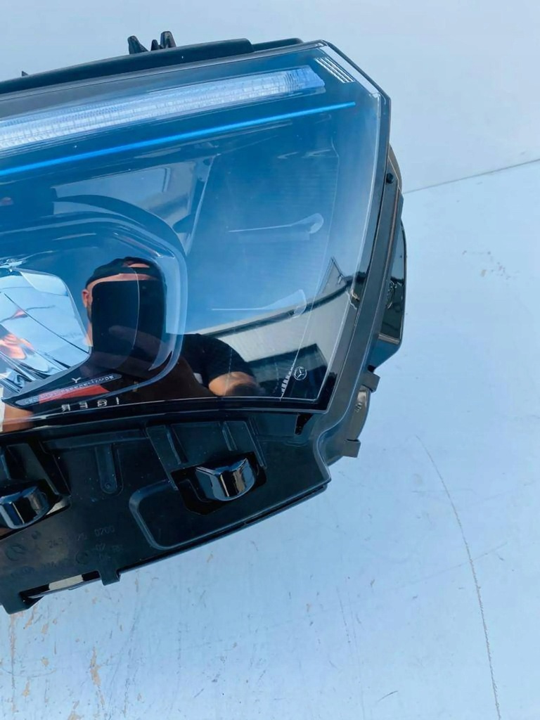 фото №11, Mercedes-benz eqb 2021 середина лампы передние / комплект