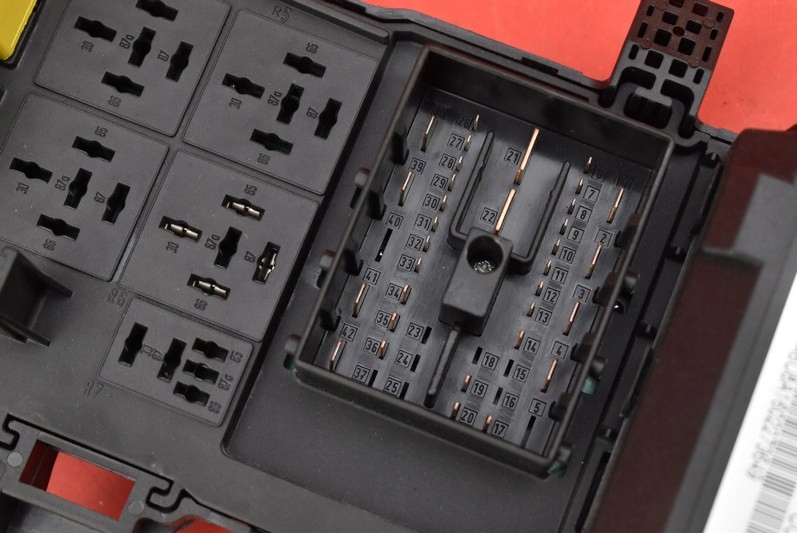 фото №11, Коробка запобіжників bsi 460023260 saab 9-3 93 1.9 tid 120 km 07-11