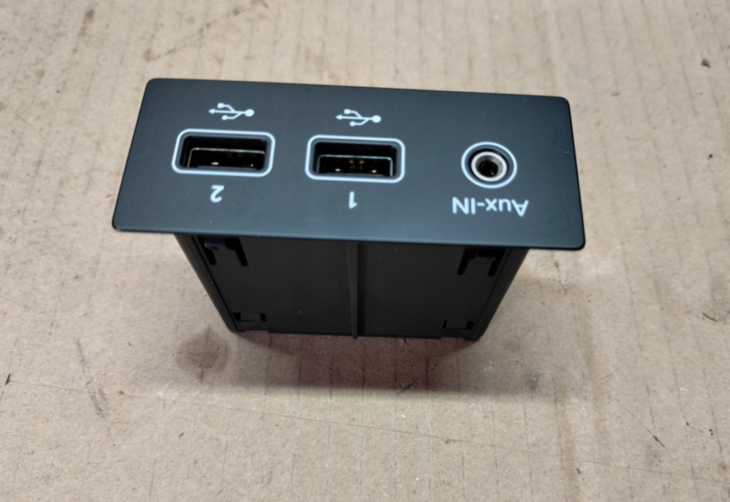 Купити Renault clio v 5 роз'єм port usb aux