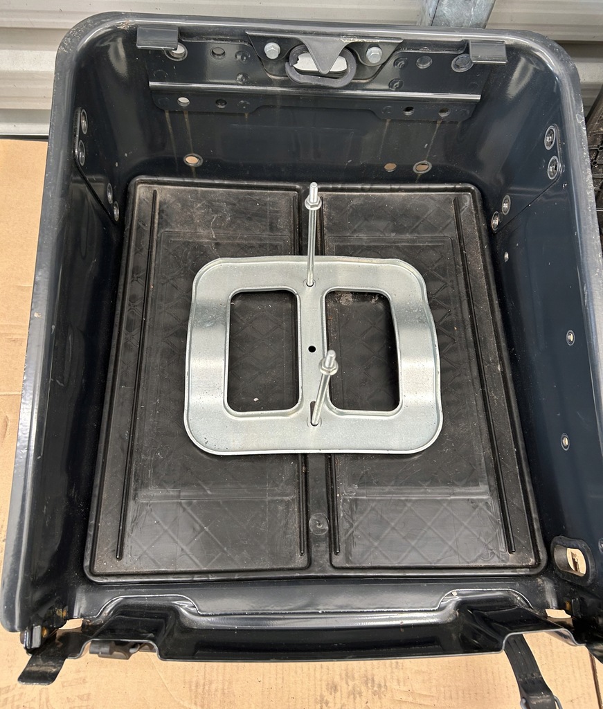 фото №5, Коробка аккумуляторов iveco eurocargo euro 6 5801564251 + 5801523140 nowa