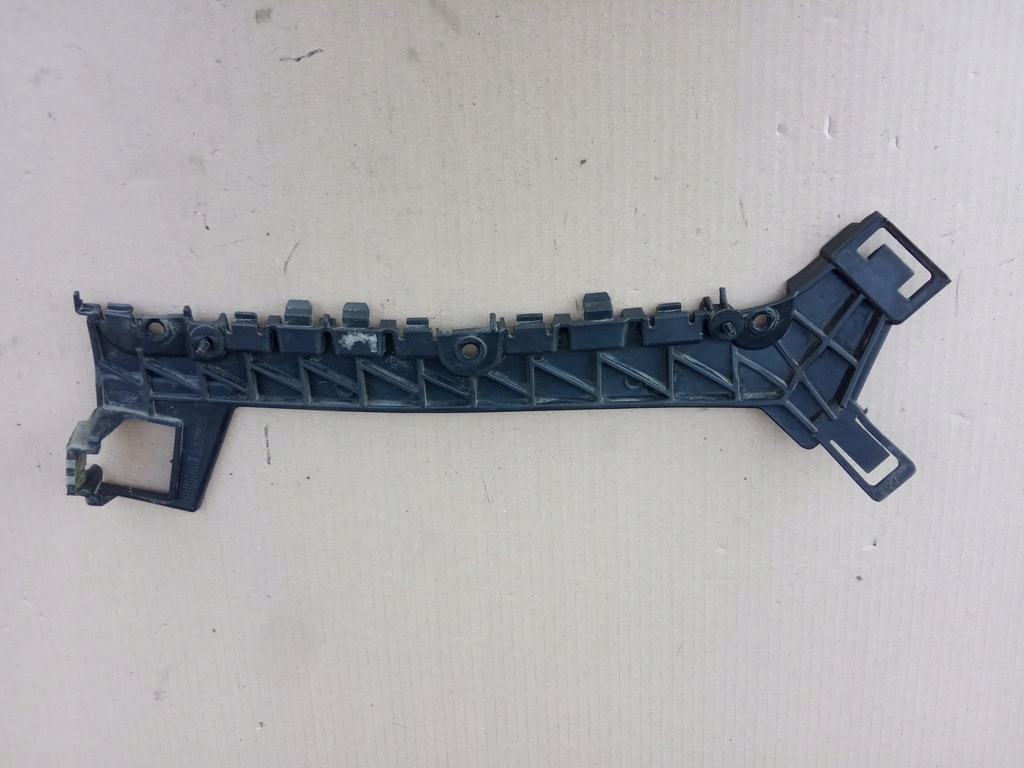 фото №8, Ford b-max 2012-17r.- напрямна бампера правий задня av11-17e850-ad