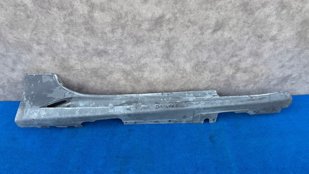 фото №1, Ferrari california f149 правая молдинг порог порог 69749600 dn/npr8