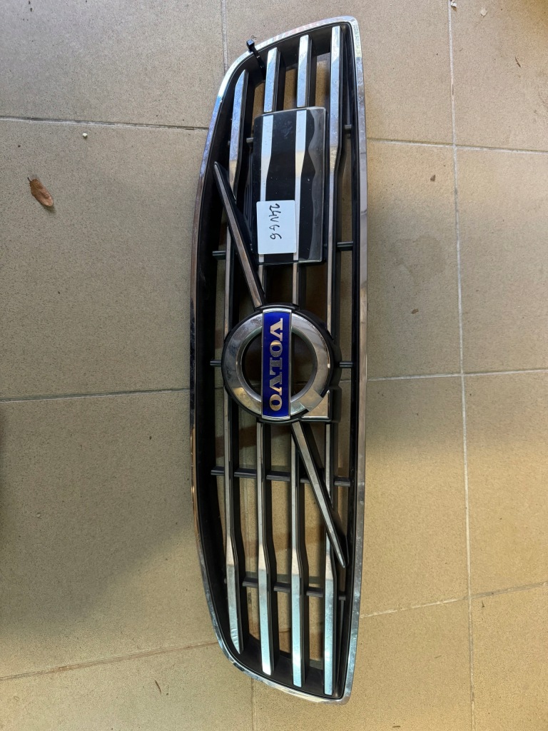 фото №1, Volvo v70 s80 12- решётка радиатора решётка радиатора оригинал