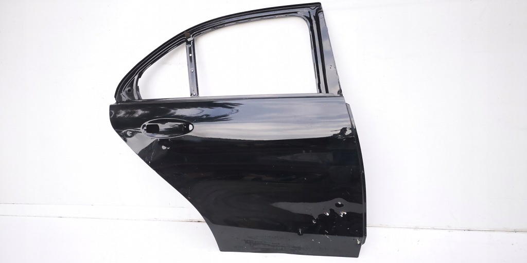 Купить Mercedes c w205 дверь правый задний