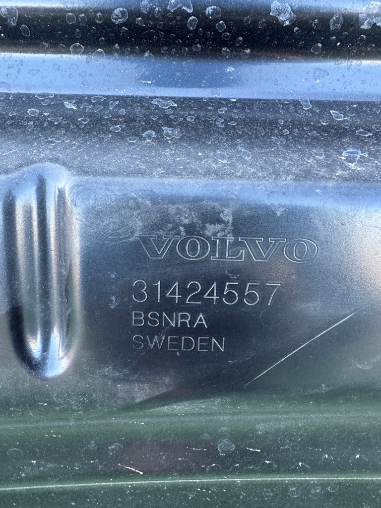 Купить Volvo xc60 2 2 17- капот крышка двигателя