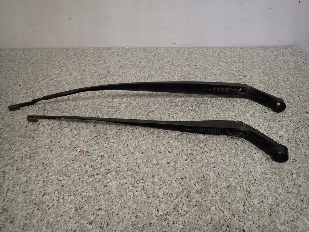 фото №4, Toyota auris 06-12 рычаг дворники правое