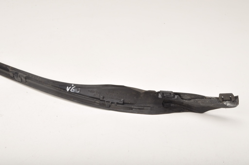 фото №9, Volvo s60 ii v60 молдинг стекло передней лобовое 30753985 левая