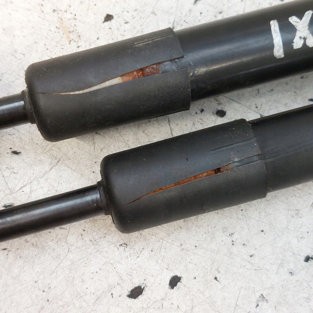 фото №11, Hyundai ix35 амортизаторы крышки багажника 81770-2y000