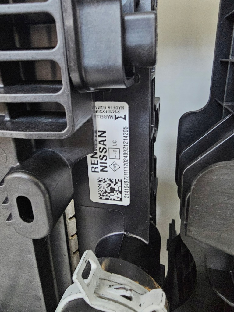 Ремінь передній підсилювач радіатор балка вентилятор dacia duster 3 3 Зі Шроту