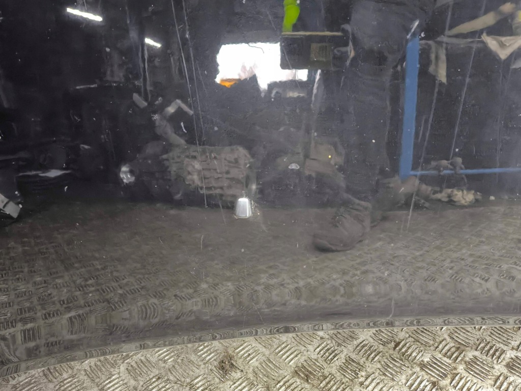 Jeep grand cherokee 2013 крышка передняя / капот двигателя Киев