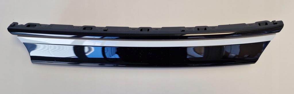 фото №11, Id.4 молдинг решётка радиатора левый перед 11a853719