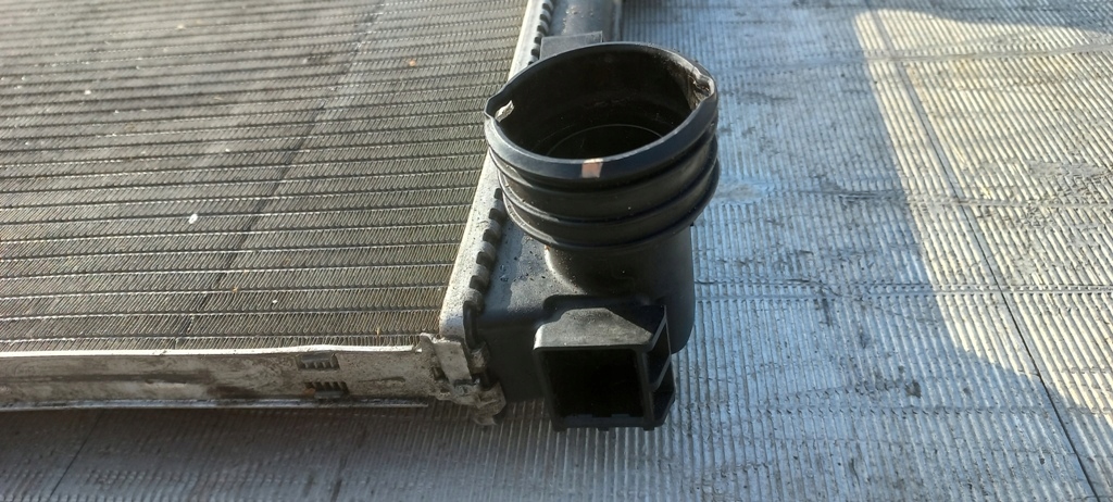 Купити Радіатор води автоматична коробка передач 1,8b c-klasa mercedes w204