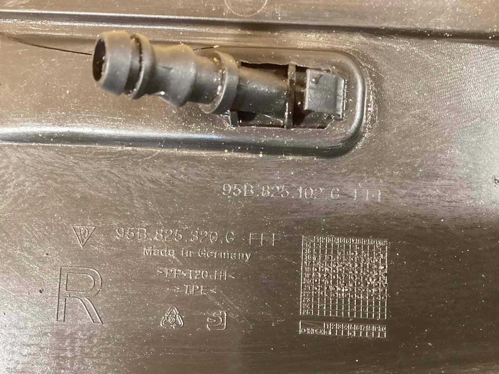 фото №8, Porsche macan подкрылок правый перед 95b825102g 95b825320g