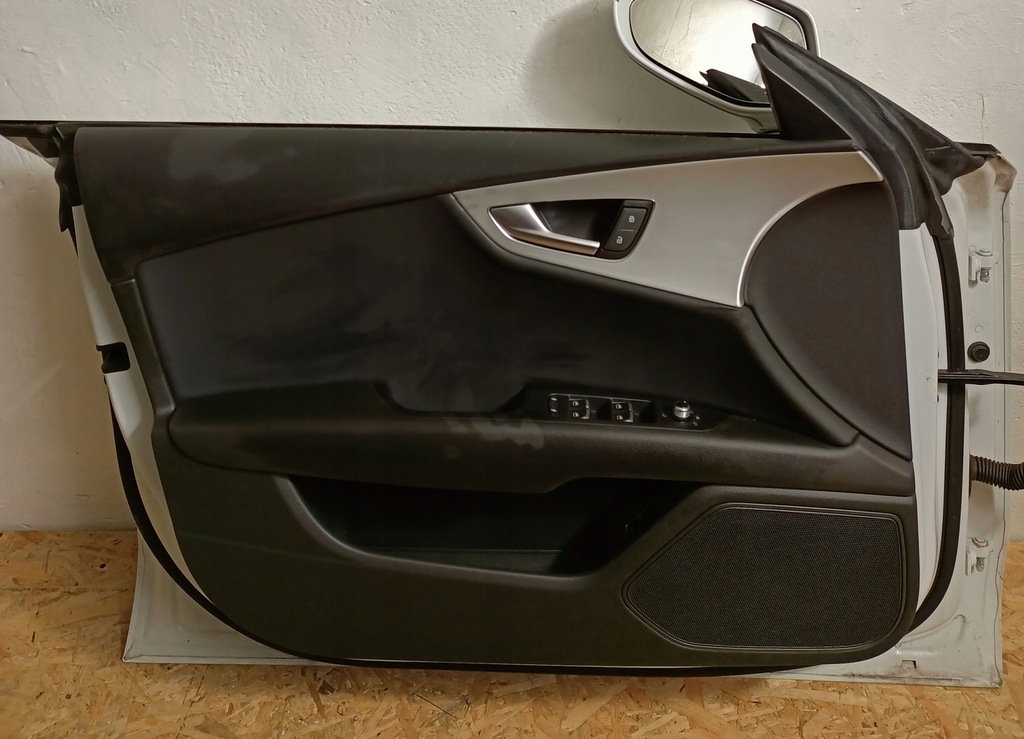 фото №1, Audi a7 4ga оббивка двері перед передня ліва