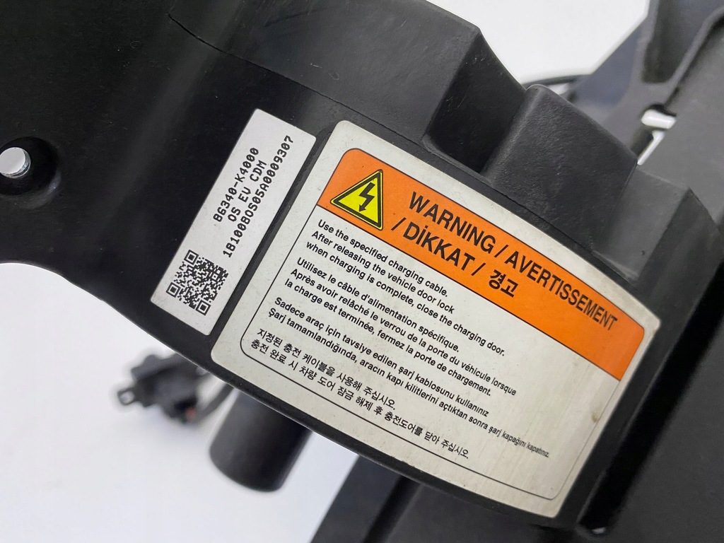 фото №8, Hyundai kona разъём зарядки крышка 86340-k4000