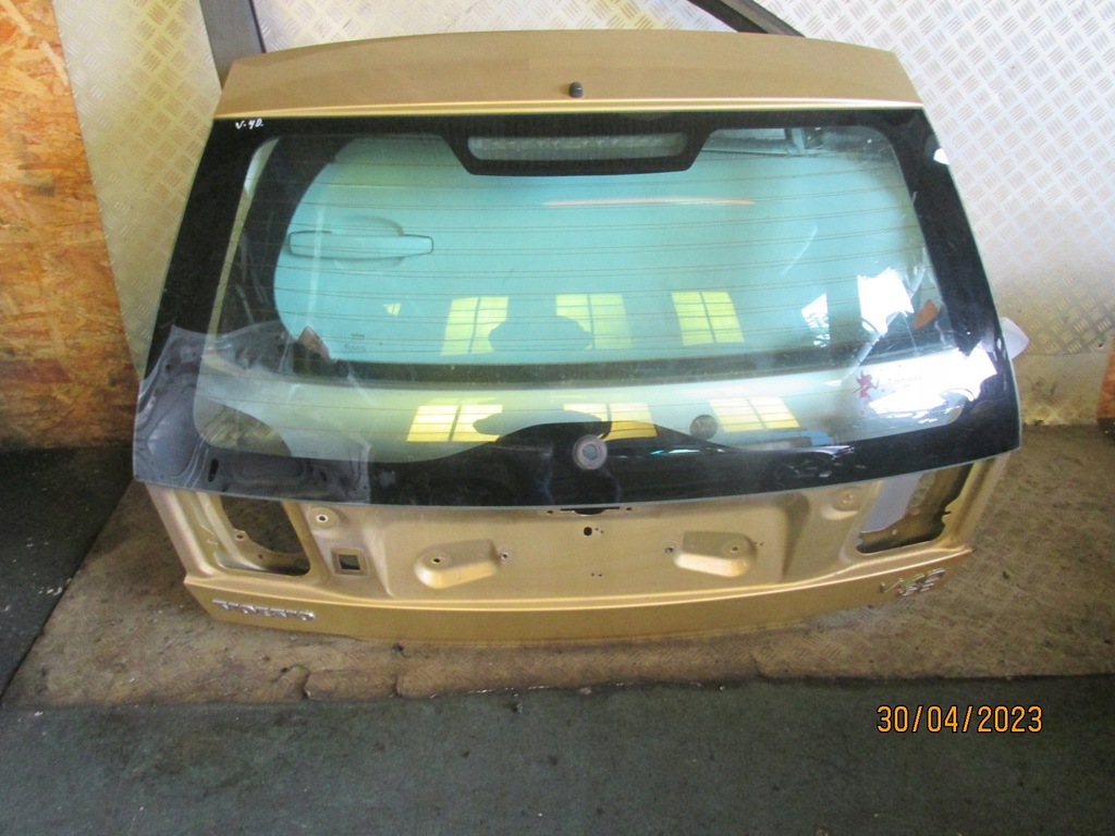 фото №1, Крышка багажника задняя багажника volvo v40