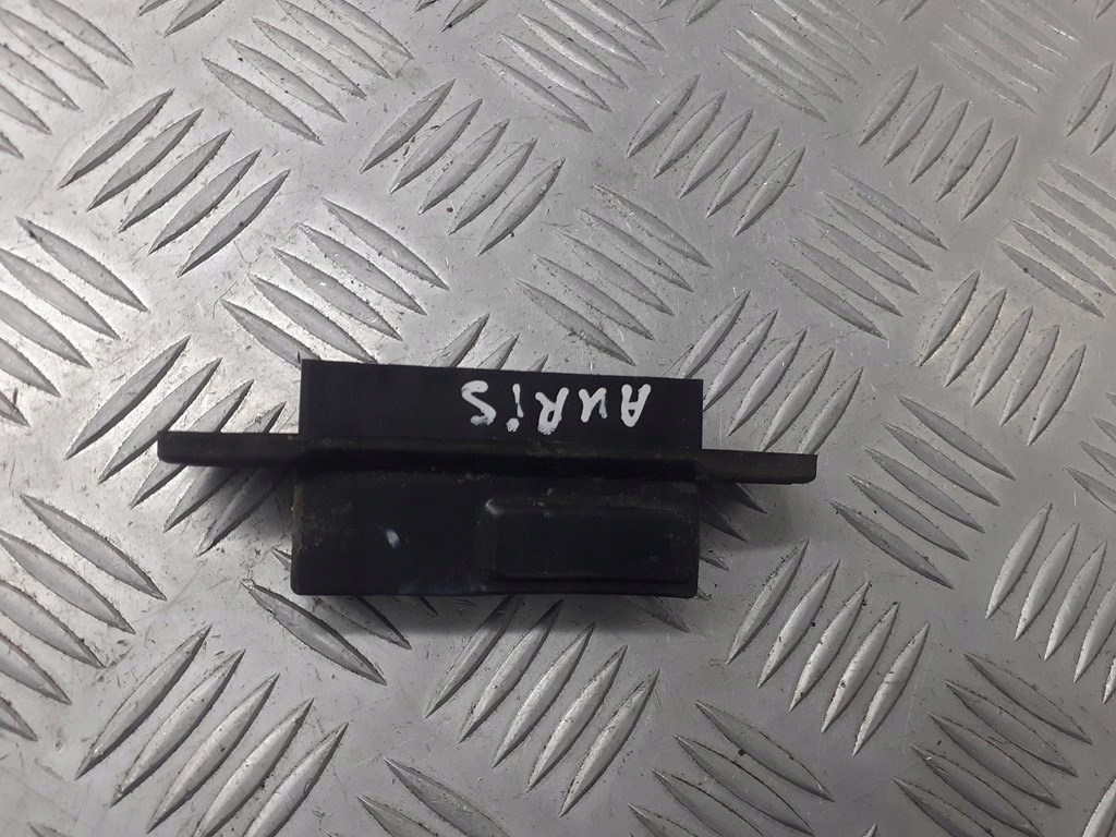 фото №1, Микровыключатель замка крышки toyota auris i 1.6