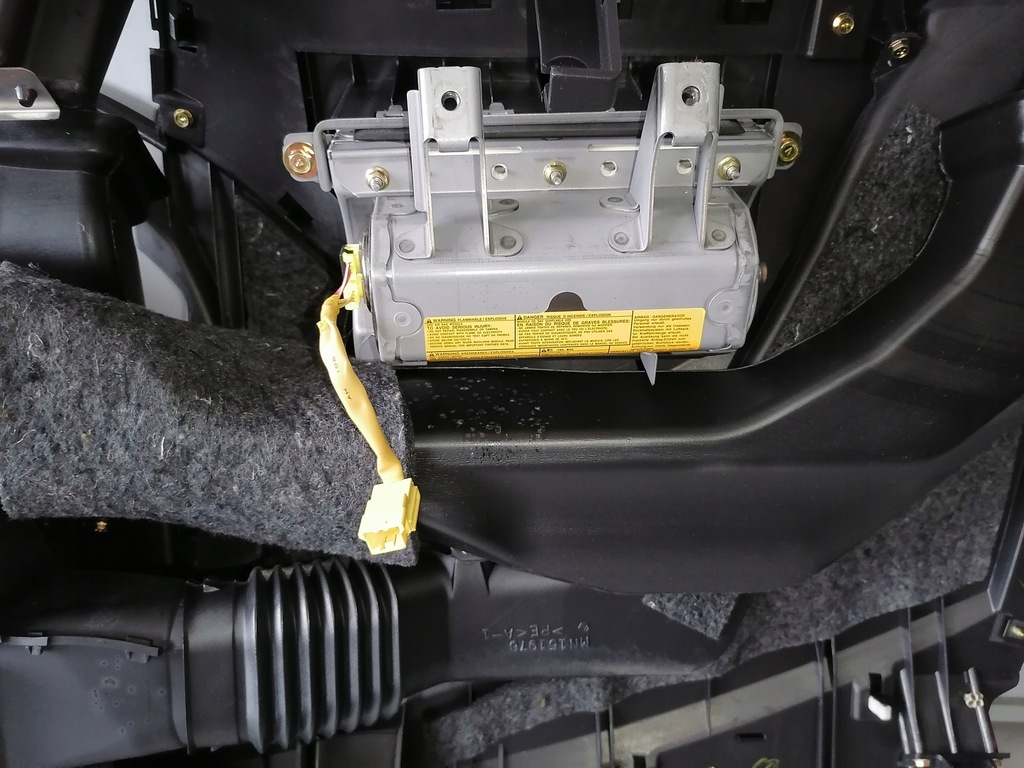 фото №6, Mitsubishi grandis консоль, подушка безпеки, модуль, ремені