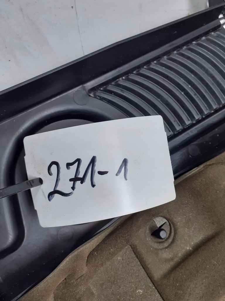 Накладка двигателя mercedes-benz c w204 204 a2710101267 Цена